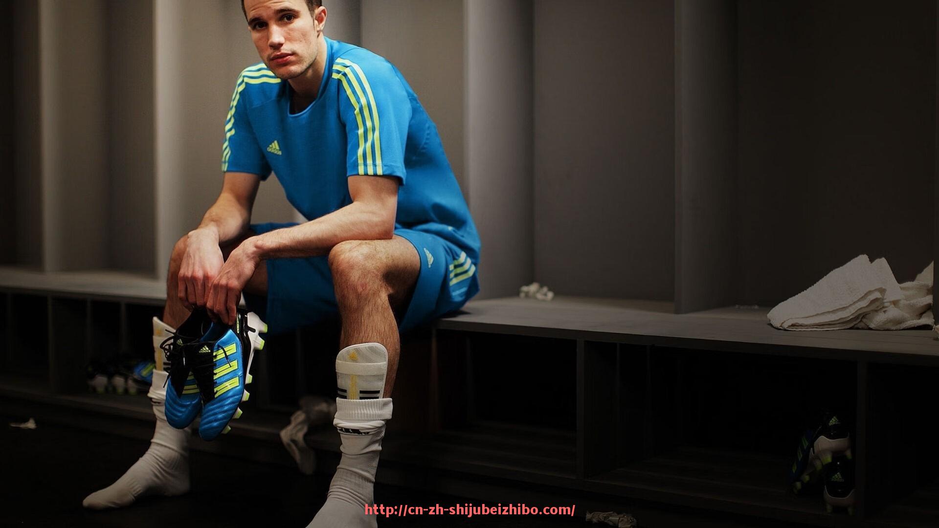 世俱杯直播-足球陶瓷烧制工艺如何融入足球纪念品设计？（足球瓷砖）